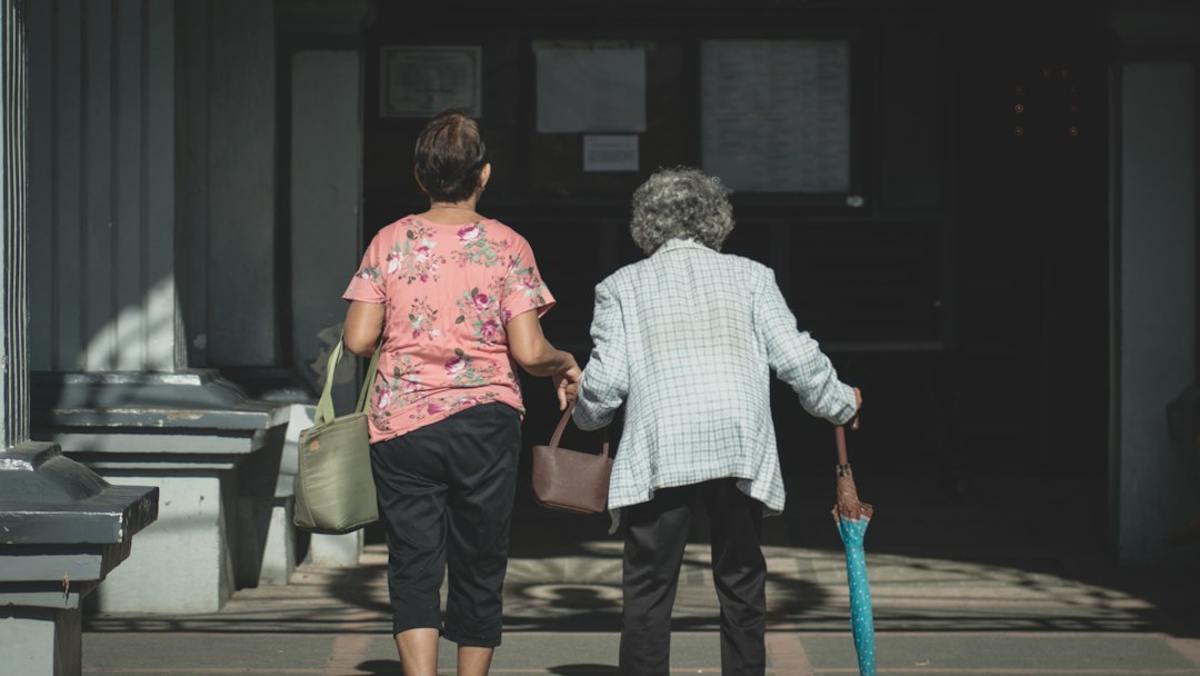 Lifespan ve yaşam süresini temsil eden ileri yaş yetişkin portresi; EPC Hastanesi